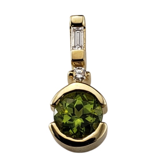 14 Karat Yellow Gold Peridot and Diamond Pendant #20282
